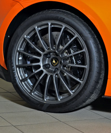 S&S Automobile Weinstadt - Wheel and Tyre Service - Tesla